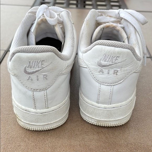 Nike Air Force 1 Men’s White Sneakers-8 - Picture 5 of 14